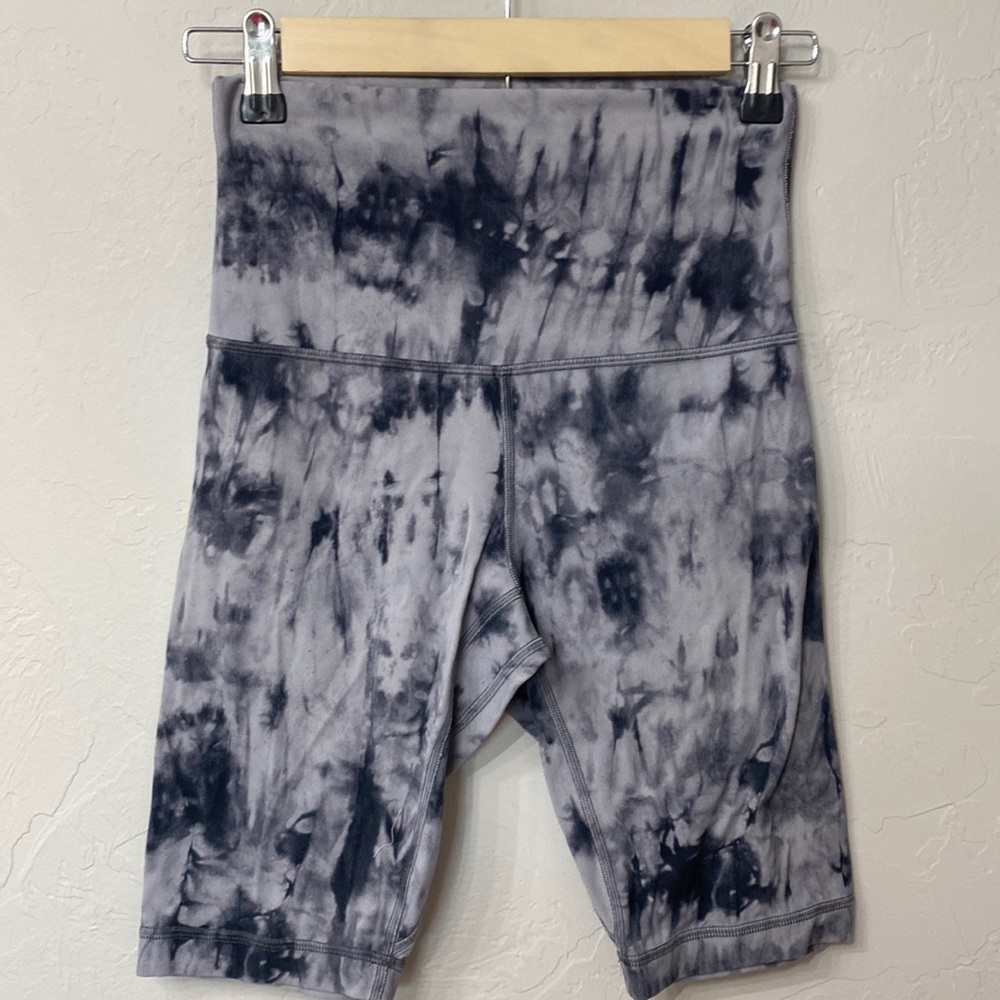 Lululemon align tie dye shorts size 6